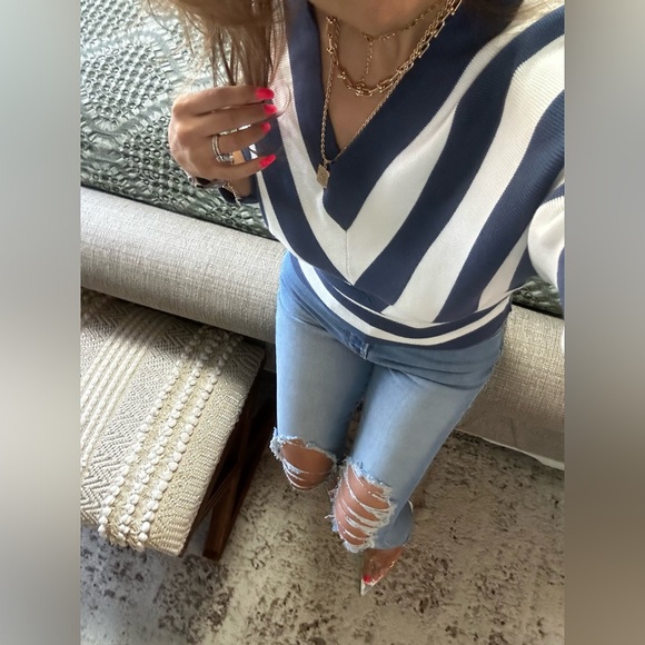 New🩷Navy/white V-cut spring top - Picture 8 of 13